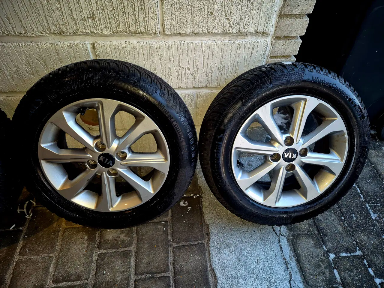 Billede 3 - 4X100 fælge med 185 65 15 vinterdæk (kia)