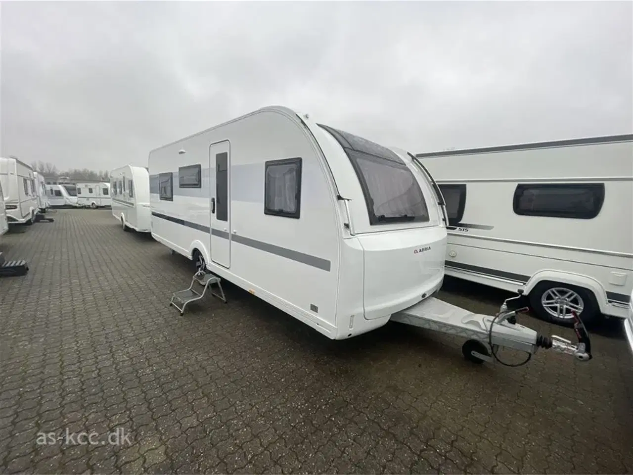 Billede 1 - 2022 - Adria Adora 593 UP ALDE Adria Adora 593 UP med Alde Centralvarme. 4 sovepladser, 5 siddepladser. Topmadras, DuoControl, Kantsyet tæpper.