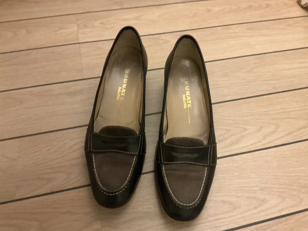 Billede 1 - Damesko Brunate læder