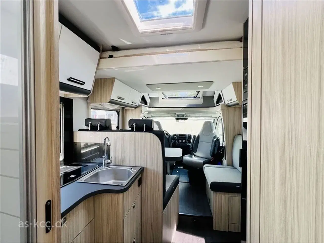 Billede 16 - 2024 - Sun Living S 75 SC   Ny Sun Living S 75 SC automat gear og fritstående dobbelt seng.