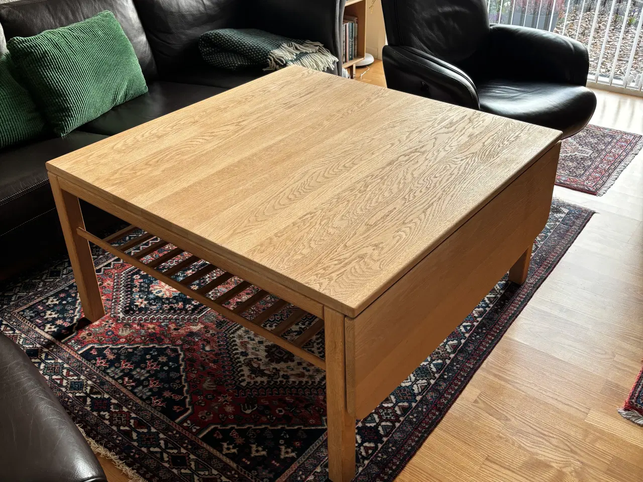 Billede 1 - HASLE Sofabord i massiv lys eg