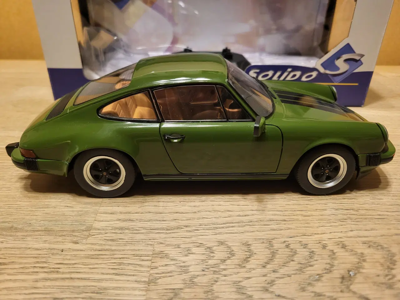 Billede 3 - Modelbil 1:18 porsche 911 - 400 kr.