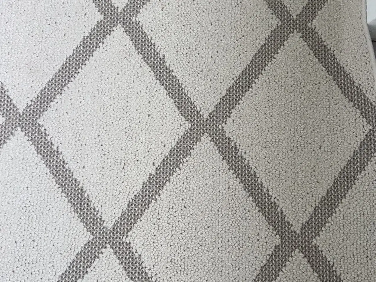 Billede 2 - Flot JYSK tæppe sælges – fremstår som nyt