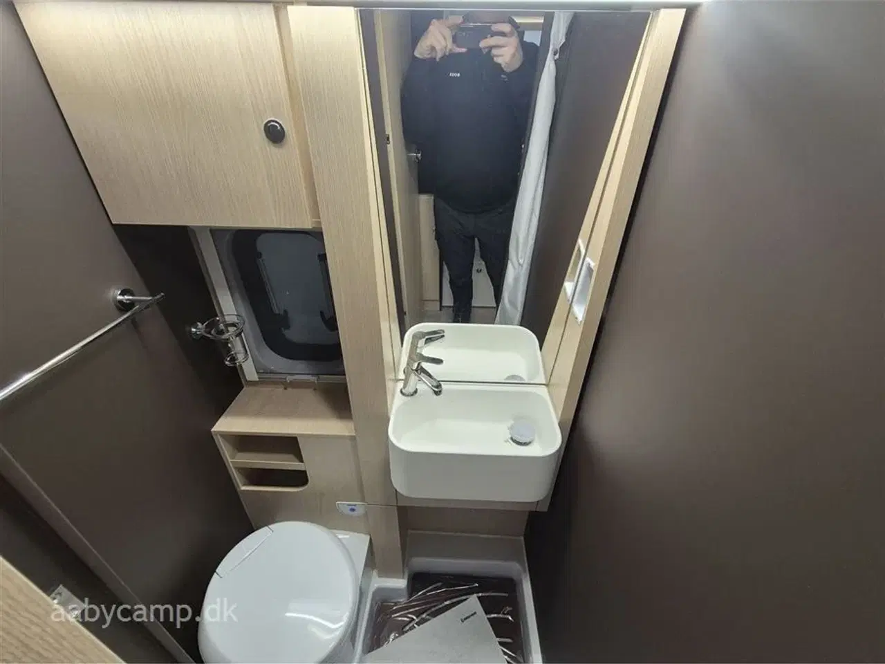 Billede 14 - 2026 - Autostar van 630LJ Design Edition   Luksus Van. Automatgaer. lædersæder.  Alufælge,  langsgående senge.