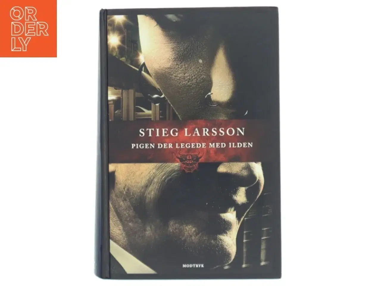 Billede 1 - Pigen der legede med ilden af Stieg Larsson (Bog)