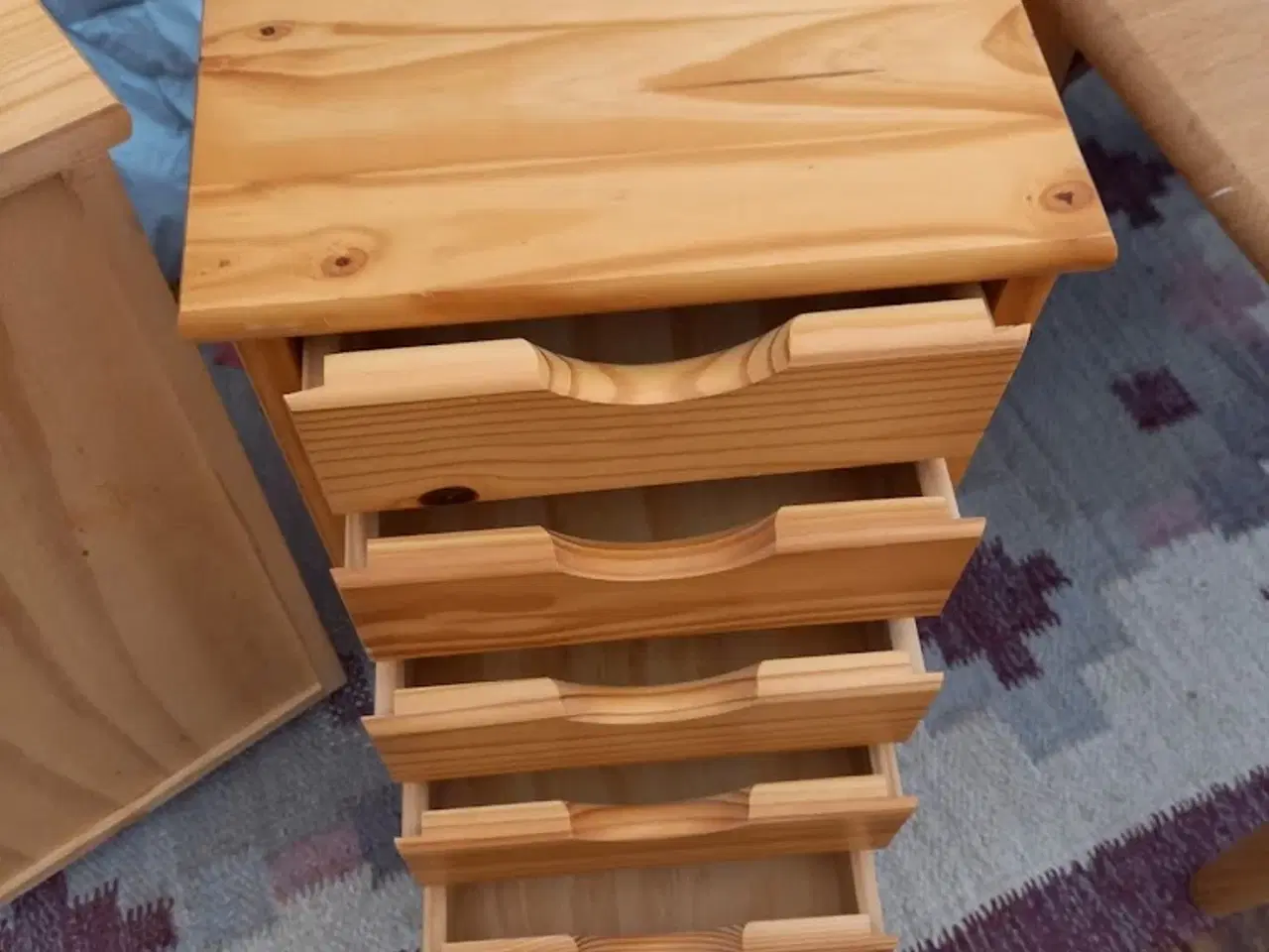 Billede 4 - 2 små kommoder