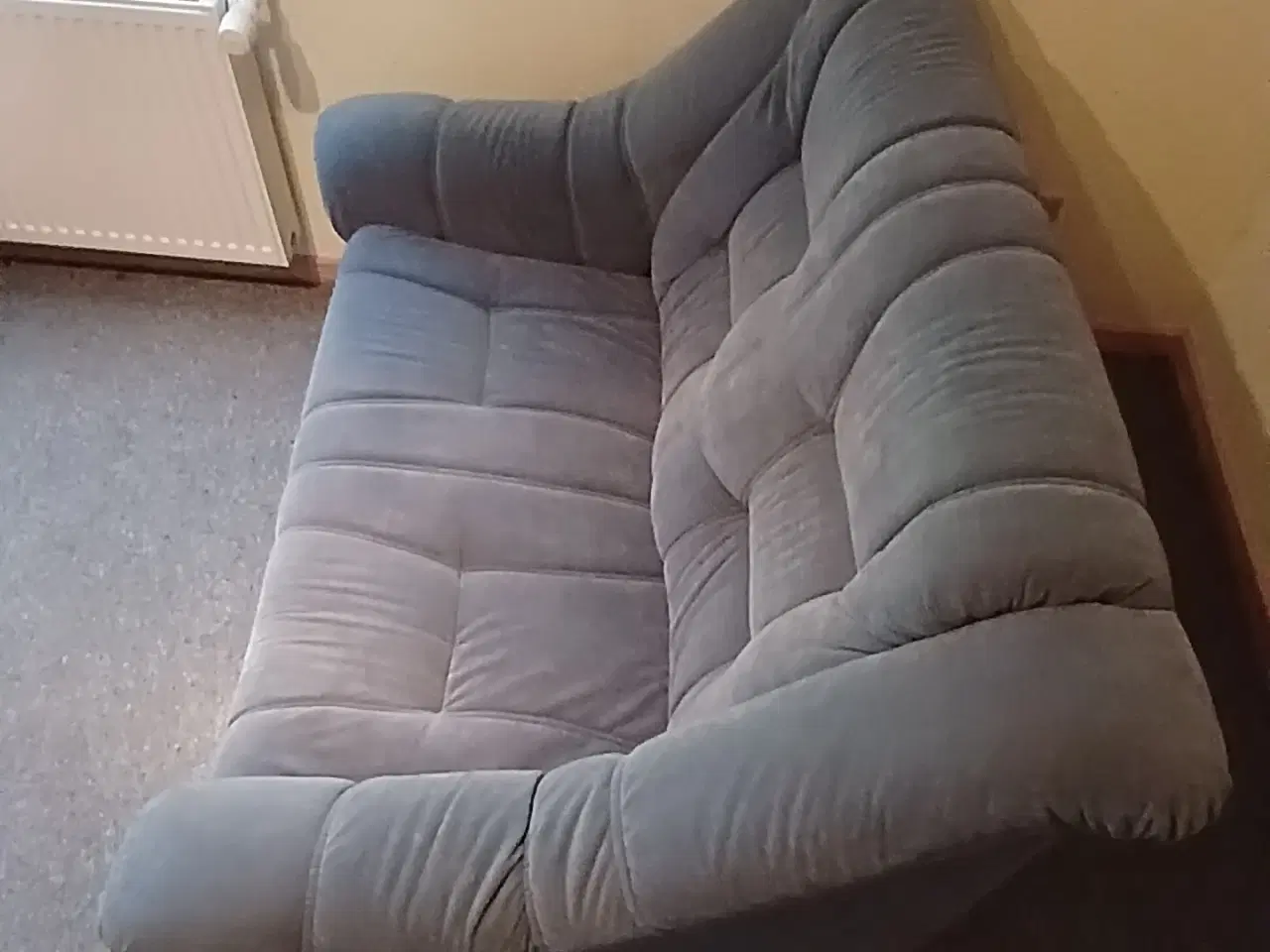 Billede 2 - 2 pers. velour sofa