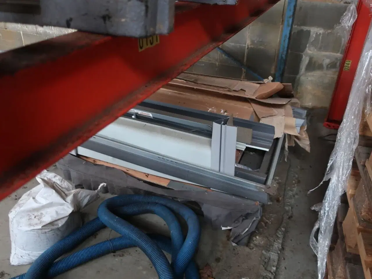 Billede 6 - Brændefyr BAXI Solo Innova 20 STD, Div. Paller med indhold, fælge med dæk m.m.