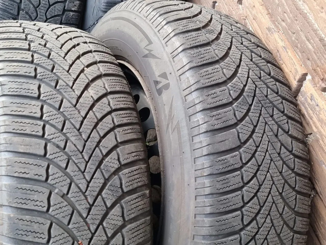 Billede 2 - Originale Nissan stålfælge med Blizzak vinterdæk