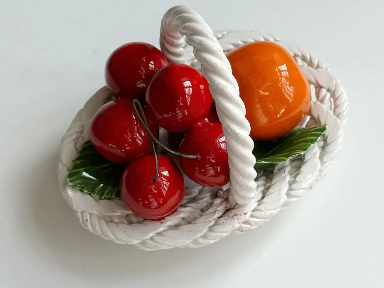 Billede 5 - Frugtkurv m appelsin og kirsebær