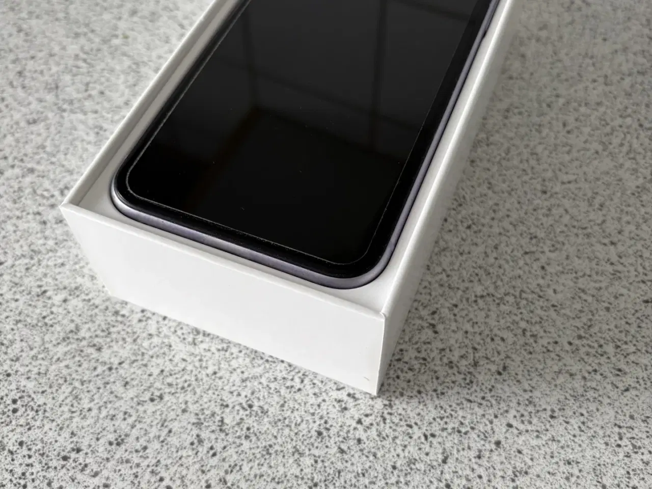 Billede 2 - iPhone 11 sælges 64 GB