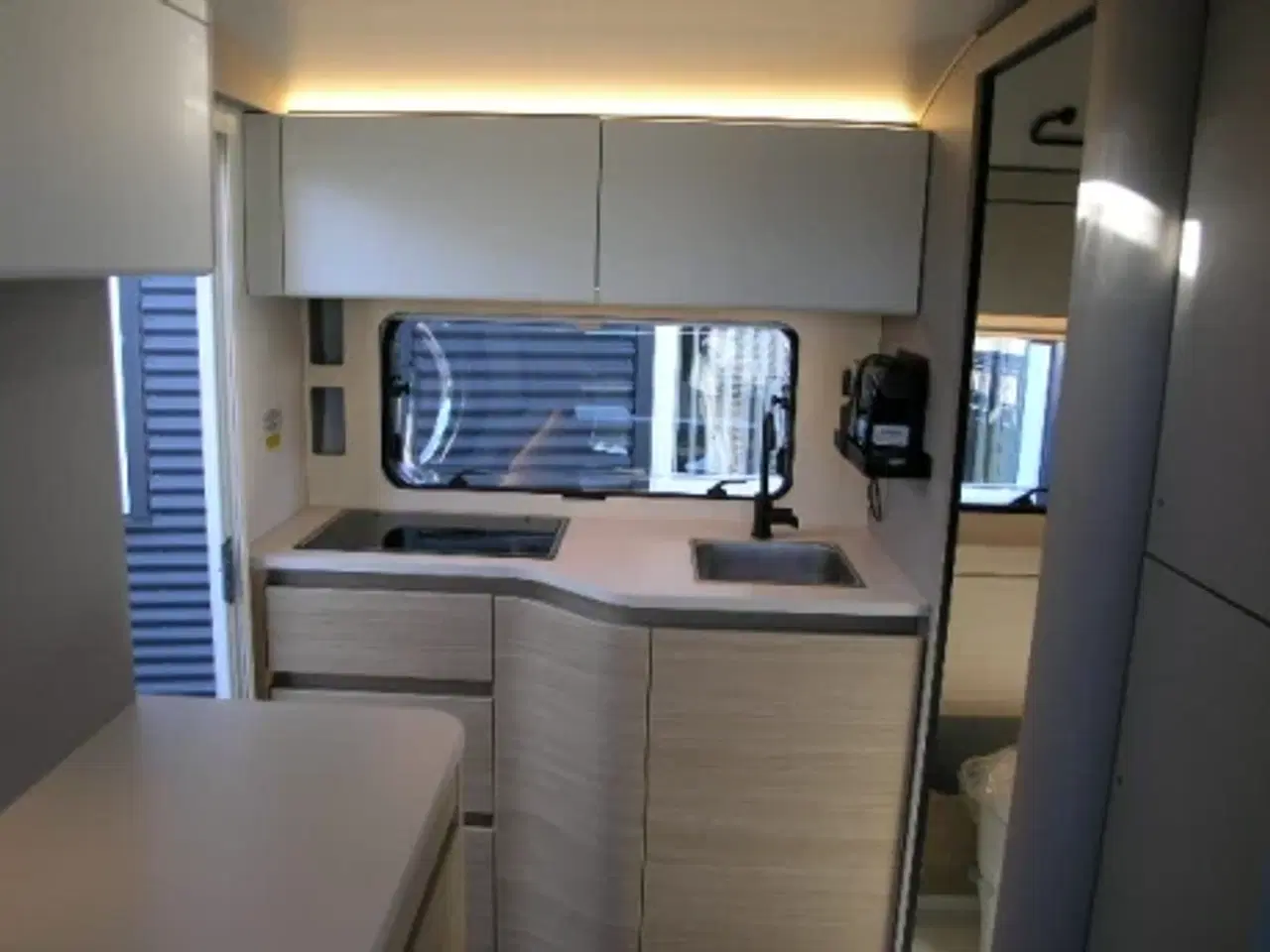 Billede 7 - Adria Action 391 LH