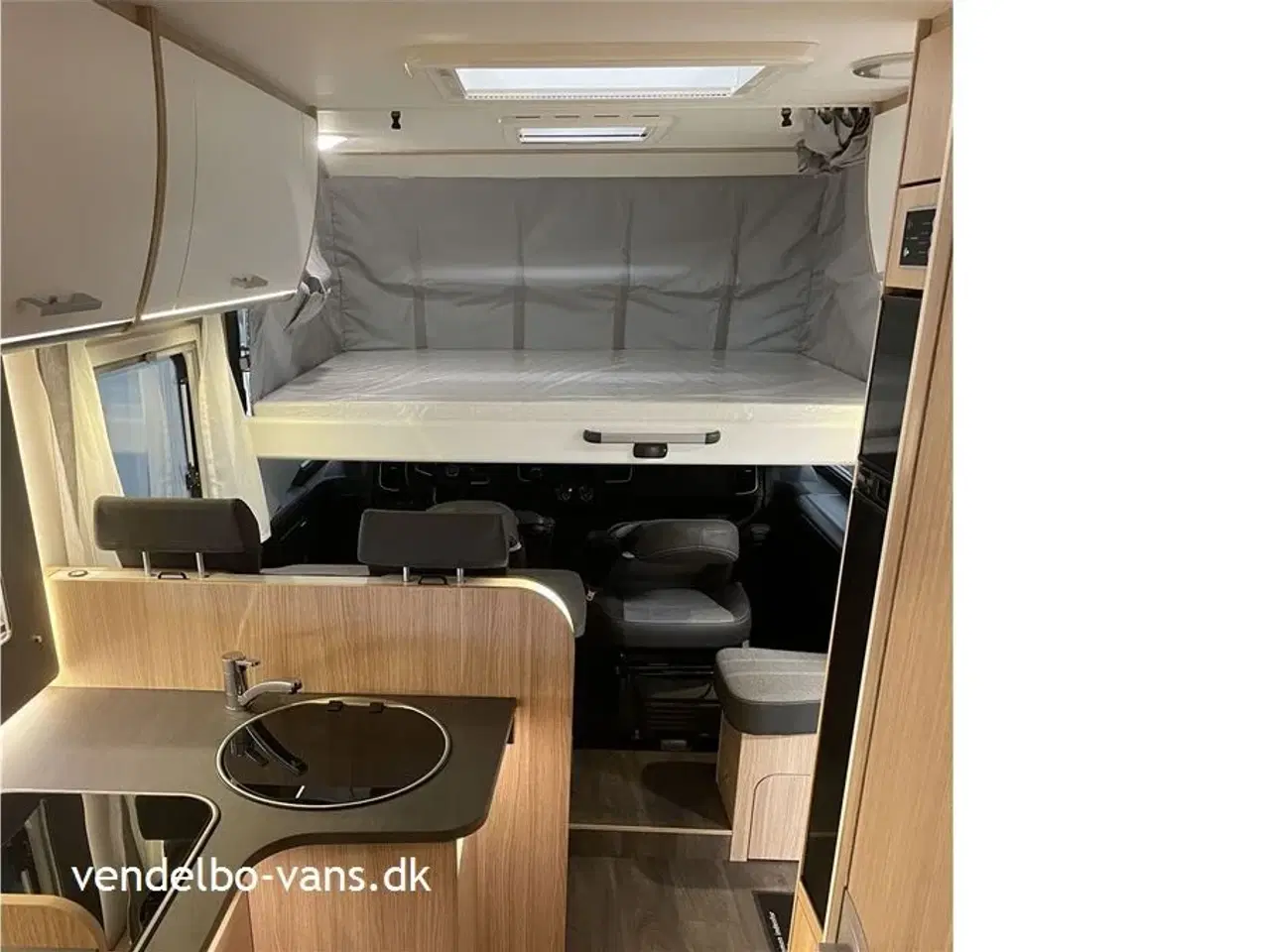 Billede 12 - 2026 - SunLight I 67S Aut.   Enkeltsenge - stor garage - 180 HK automatgear