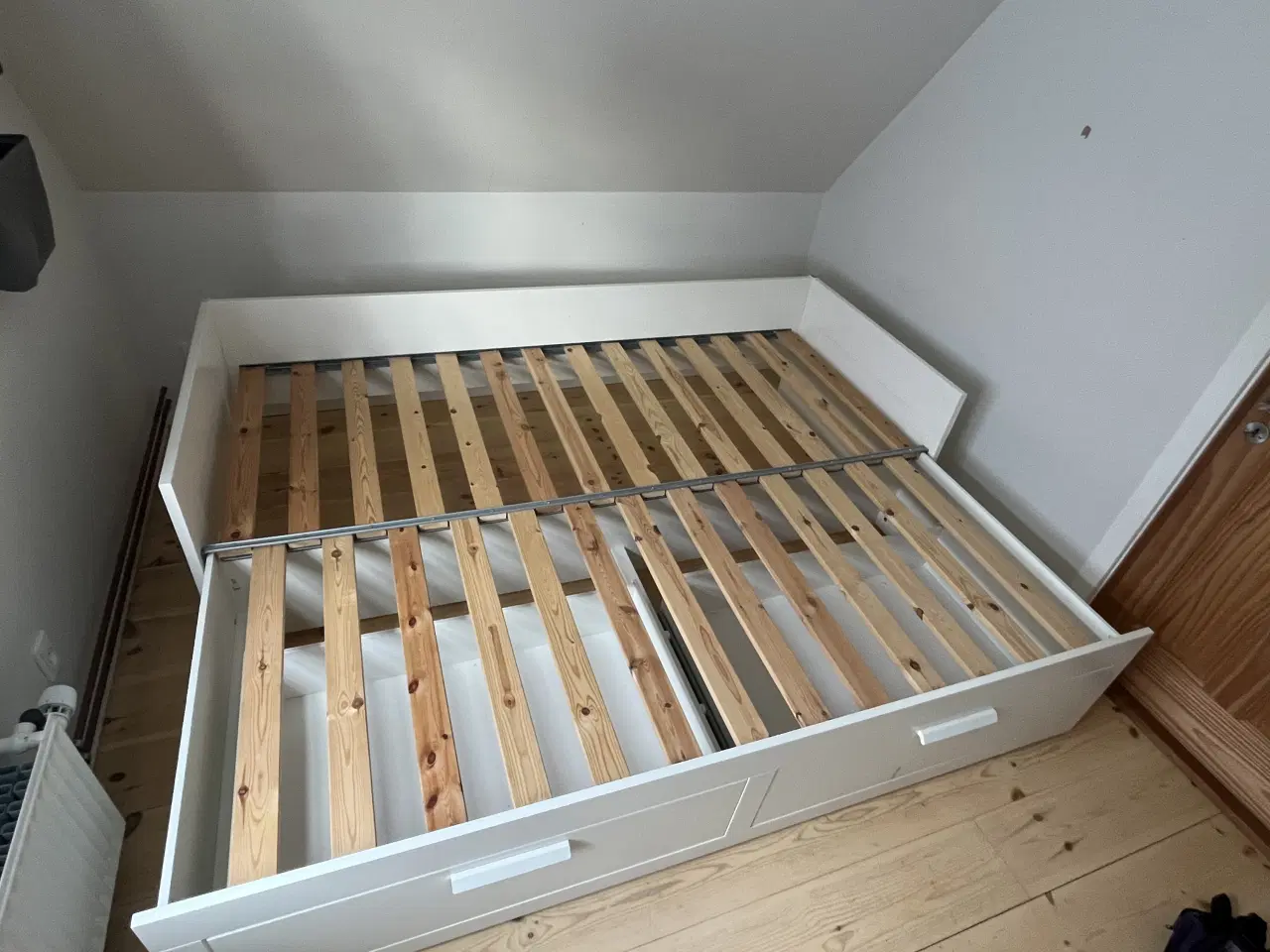 Billede 1 - Enkel og Dobbel seng 