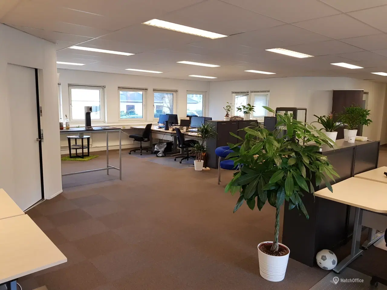 Billede 9 - Lager med kontor