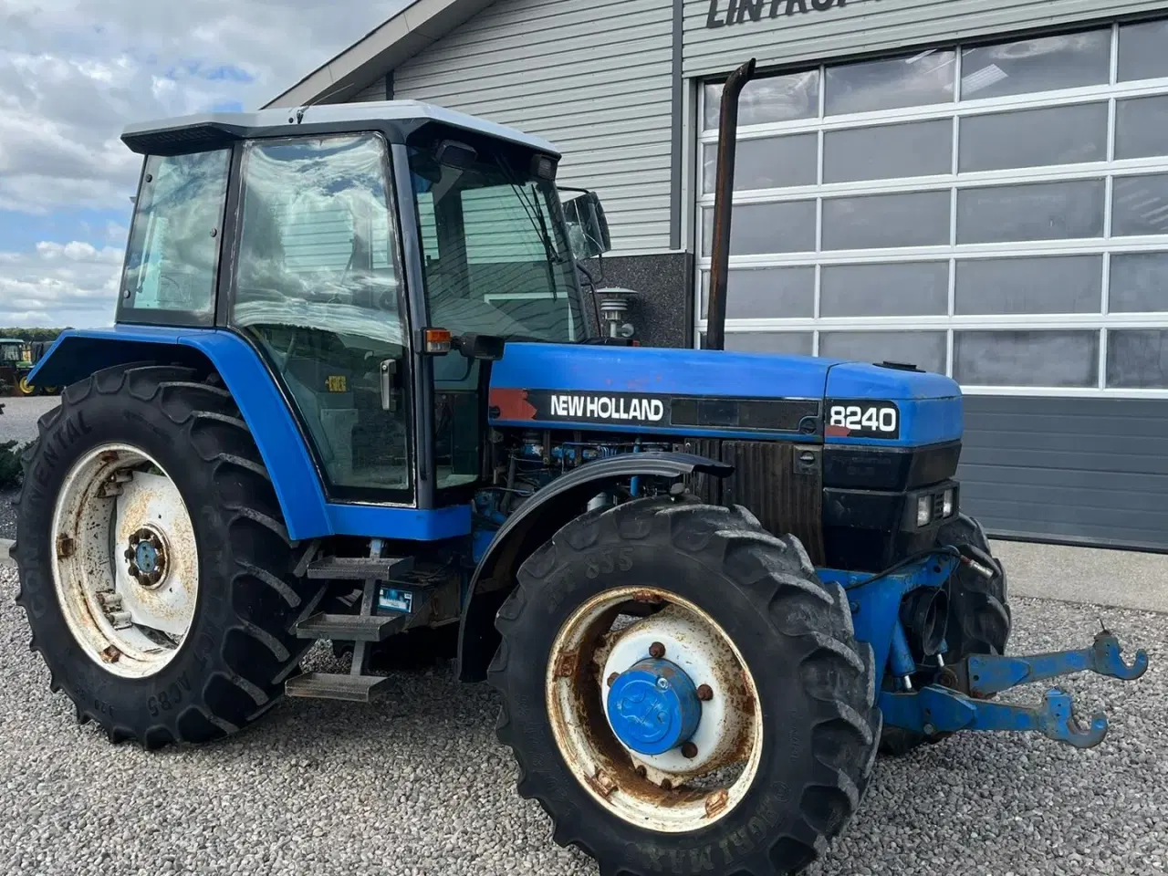 Billede 15 - New Holland 8240 SLE  Med frontlift og frontPTO