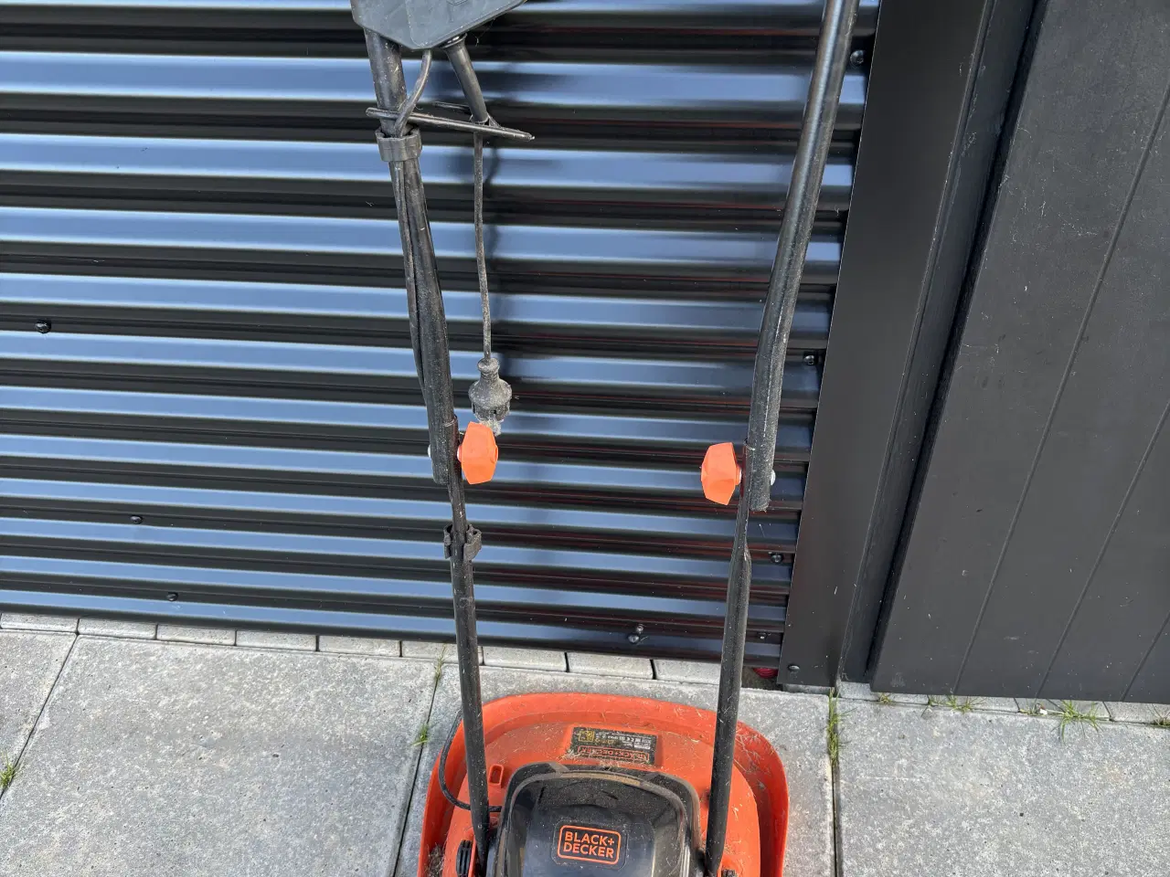 Billede 1 - Black. +Decker Luftpudeklipper 