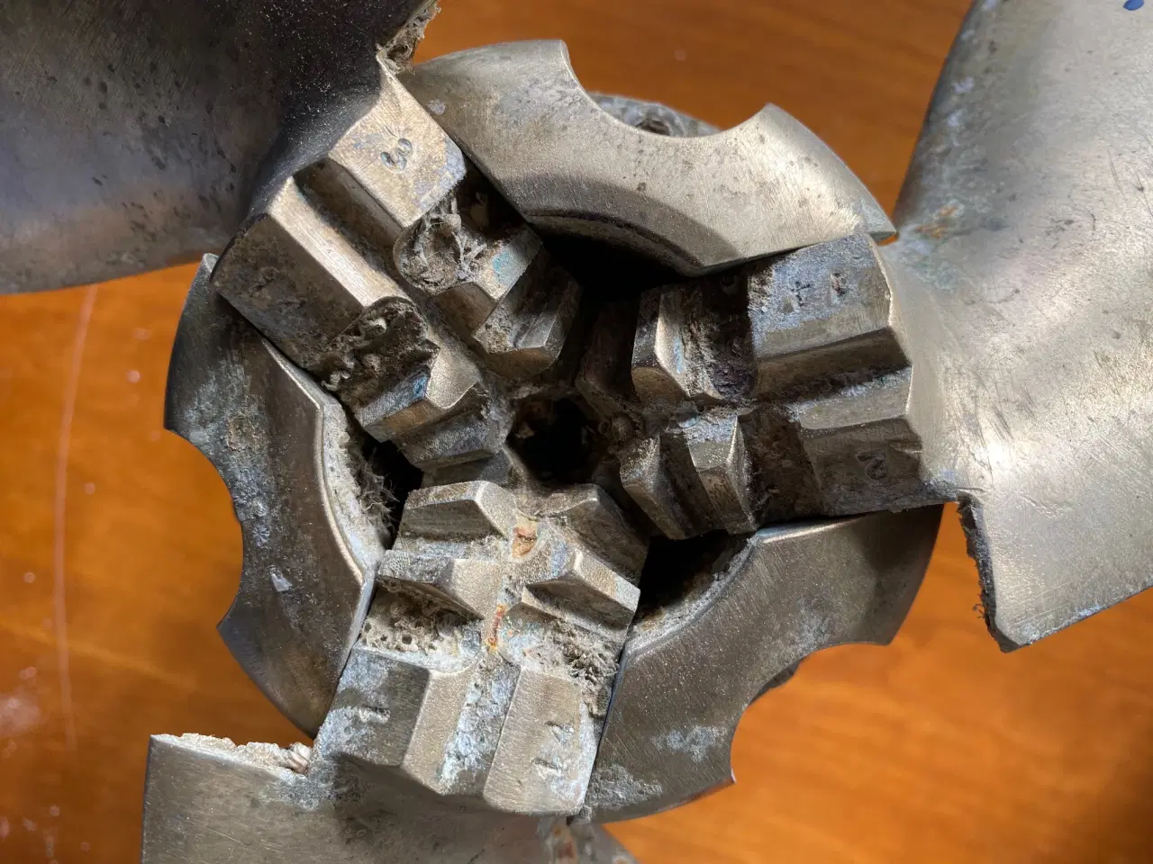 Billede 6 - Volvo Penta 3-bladet foldepropel og navsæt