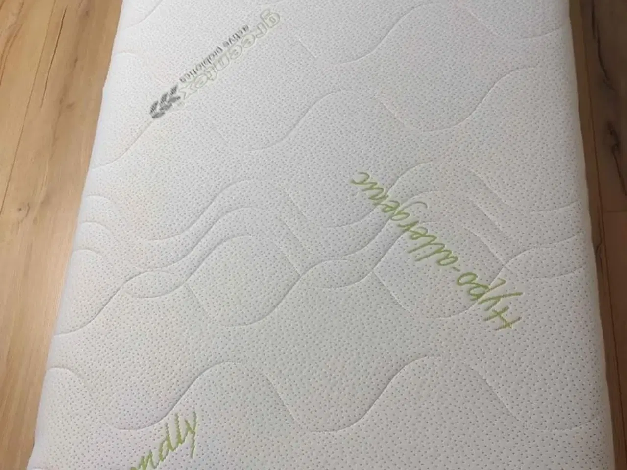 Billede 3 - Høj seng fra Jysk