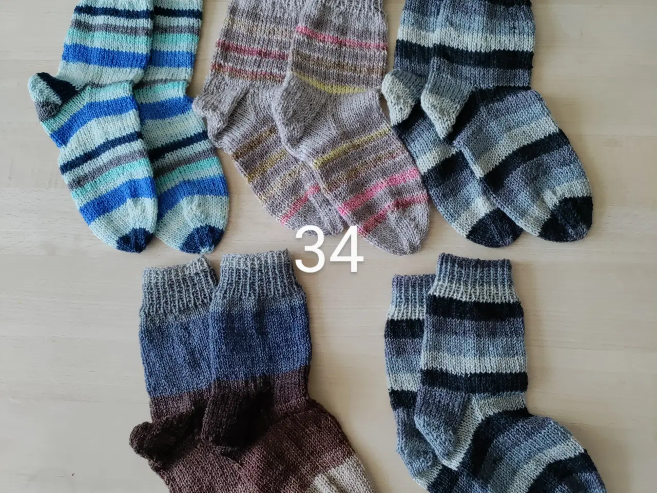 Billede 1 - Nye hjemmestrikkede uldstrømper str 34