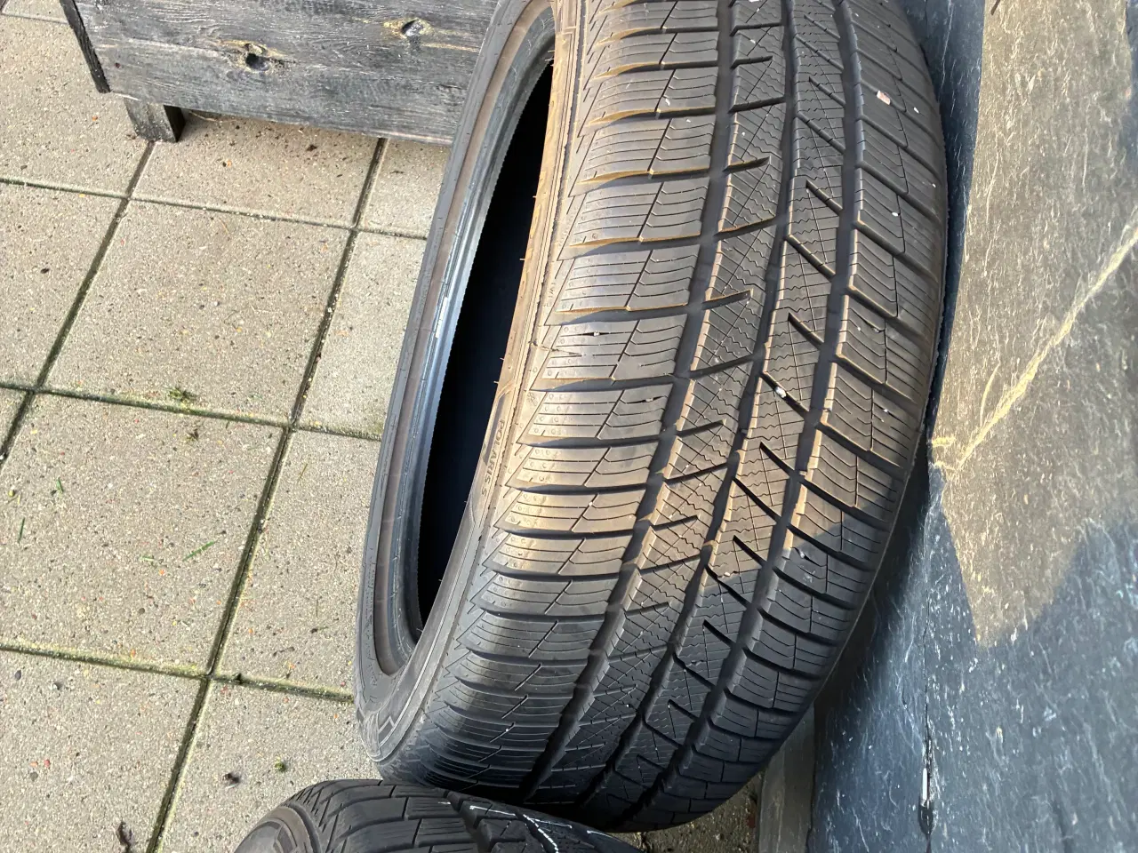 Billede 6 - 235/50-19 v. xl 103