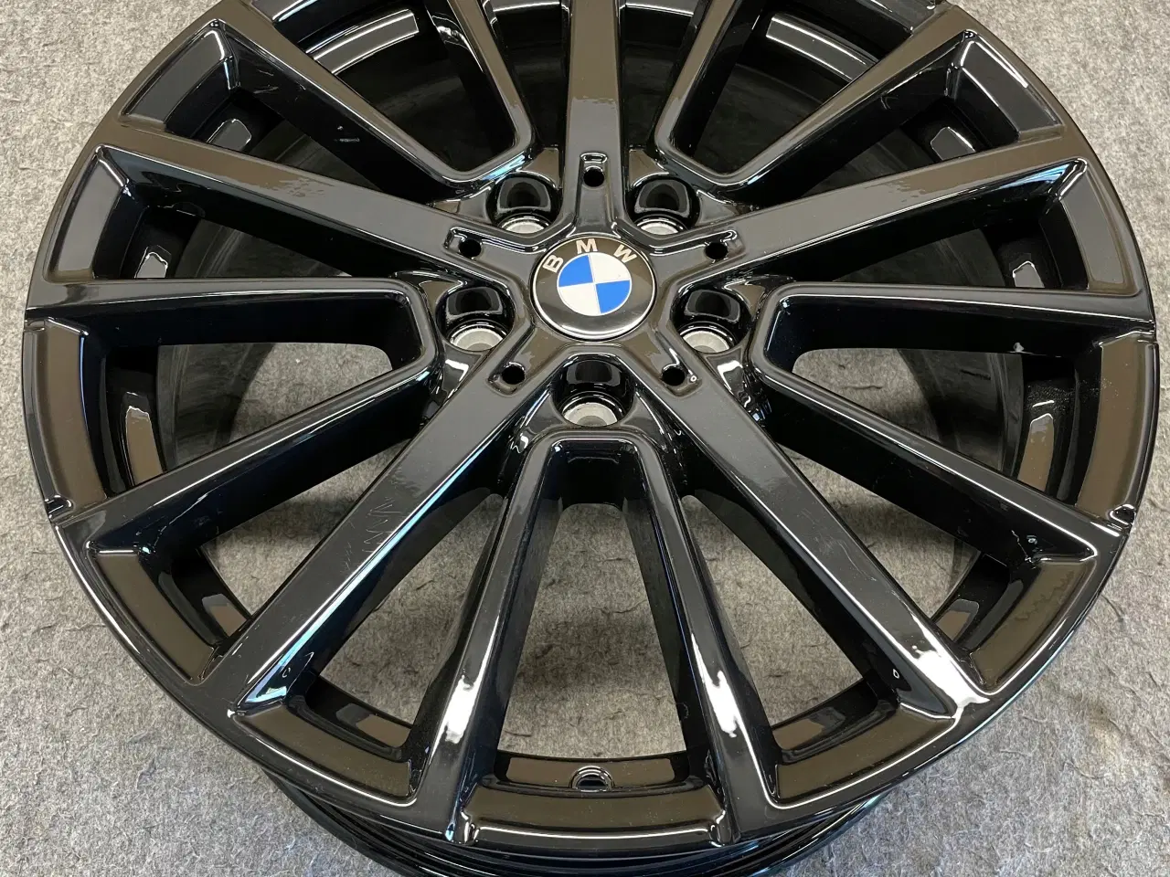 Billede 1 - ALUFÆLGE BMW 1 F40 2 F45 F46 512 18"