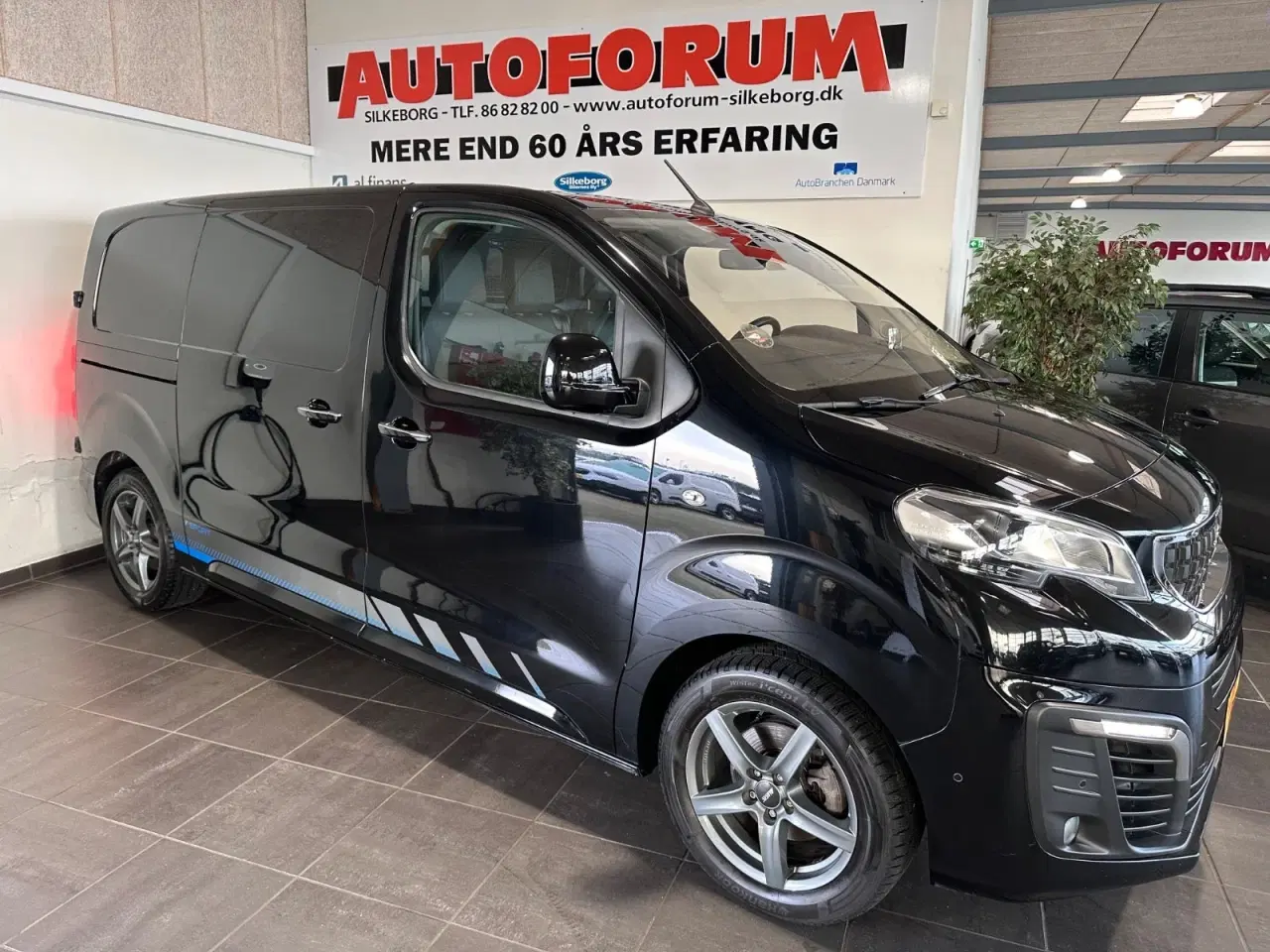 Billede 1 - Peugeot Expert 2,0 BlueHDi 177 L2 Sport EAT8 Van