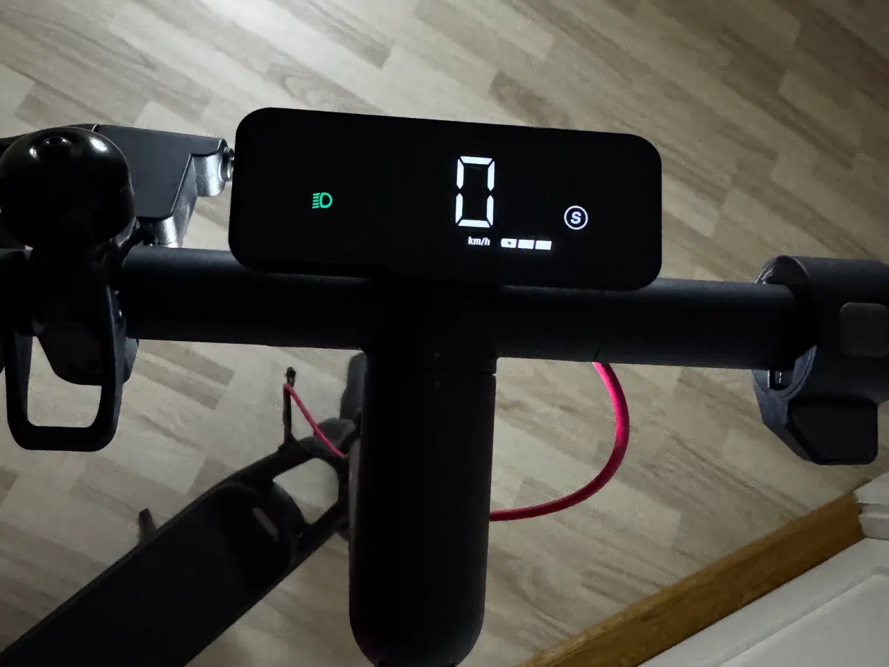 Billede 2 - Navee V25i Pro el-løbehjul