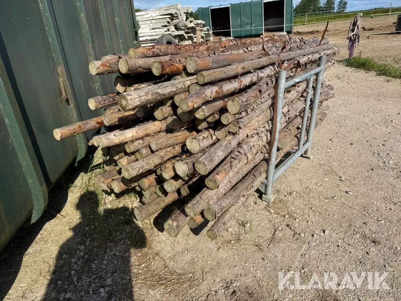 Billede 3 - Rafter med bark