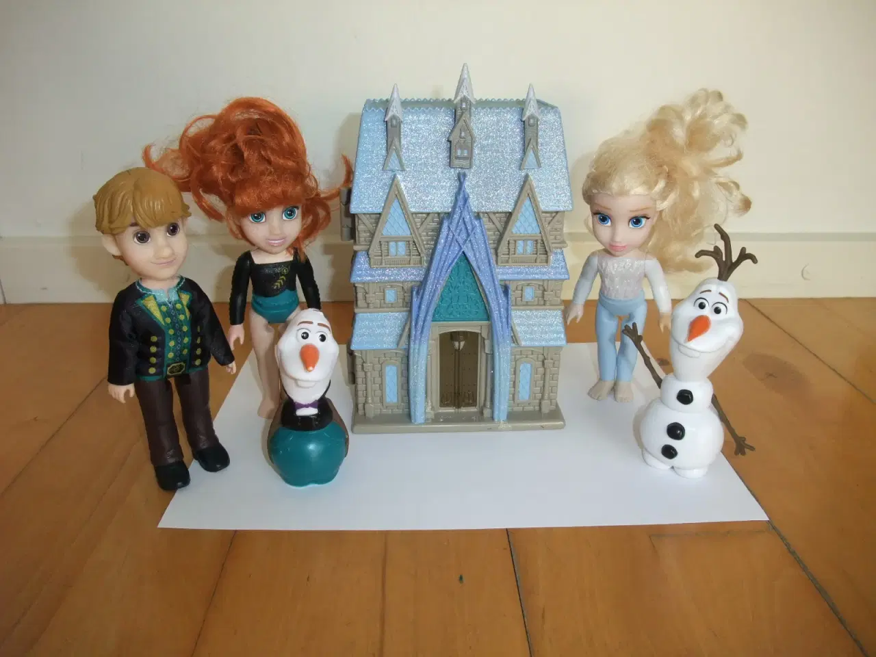 Billede 1 - Frost/Frozen Hus og Figurer