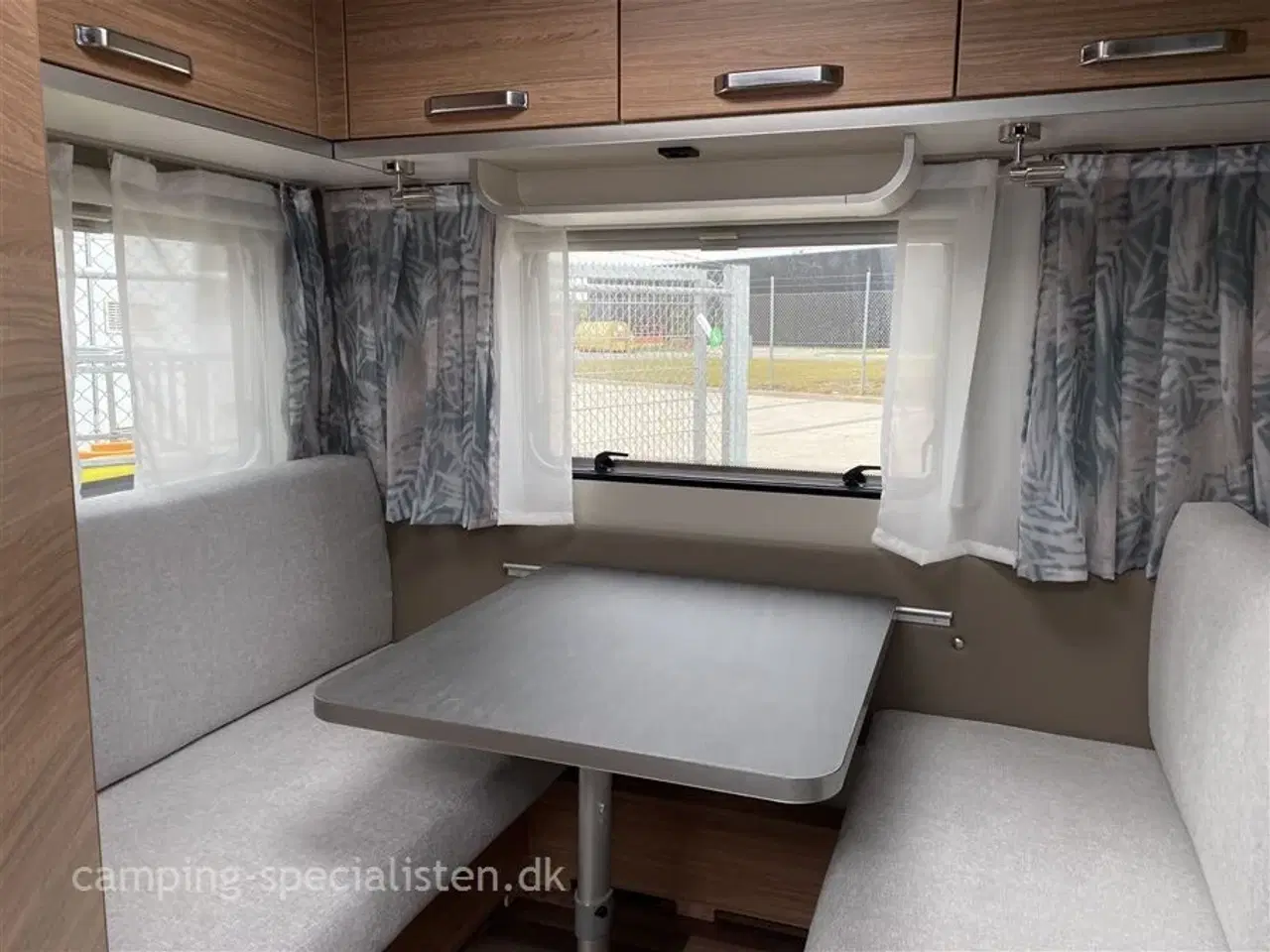 Billede 7 - 2024 - Weinsberg CaraOne 390 QD DK EDITION    WEINSBERG - CaraOne 390 QD campingvogn 2024 kan nu opleves hos Camping-specialisten.dk i Silkeborg