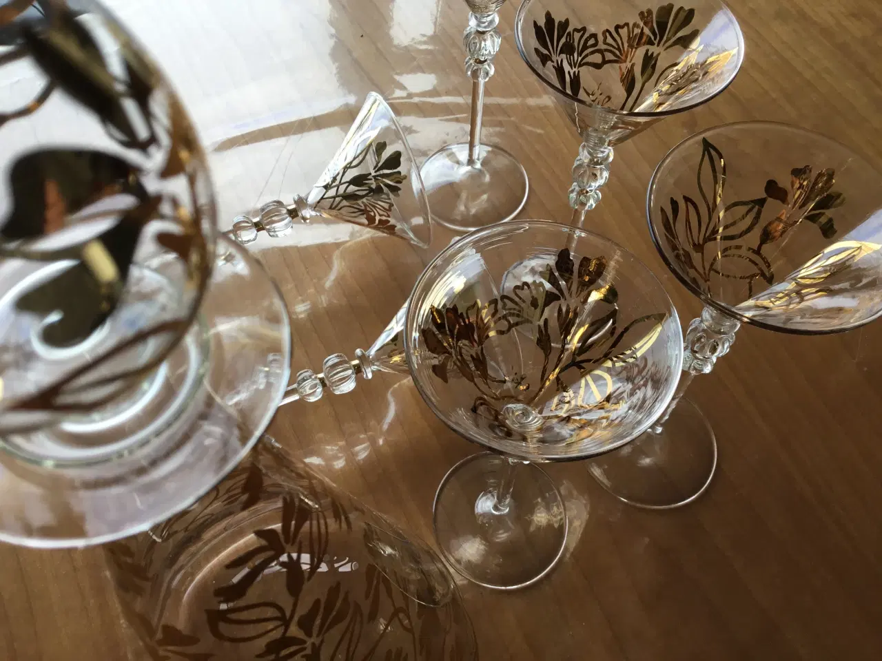 Billede 5 - Flotte guldbelagte likør glas og karaffel