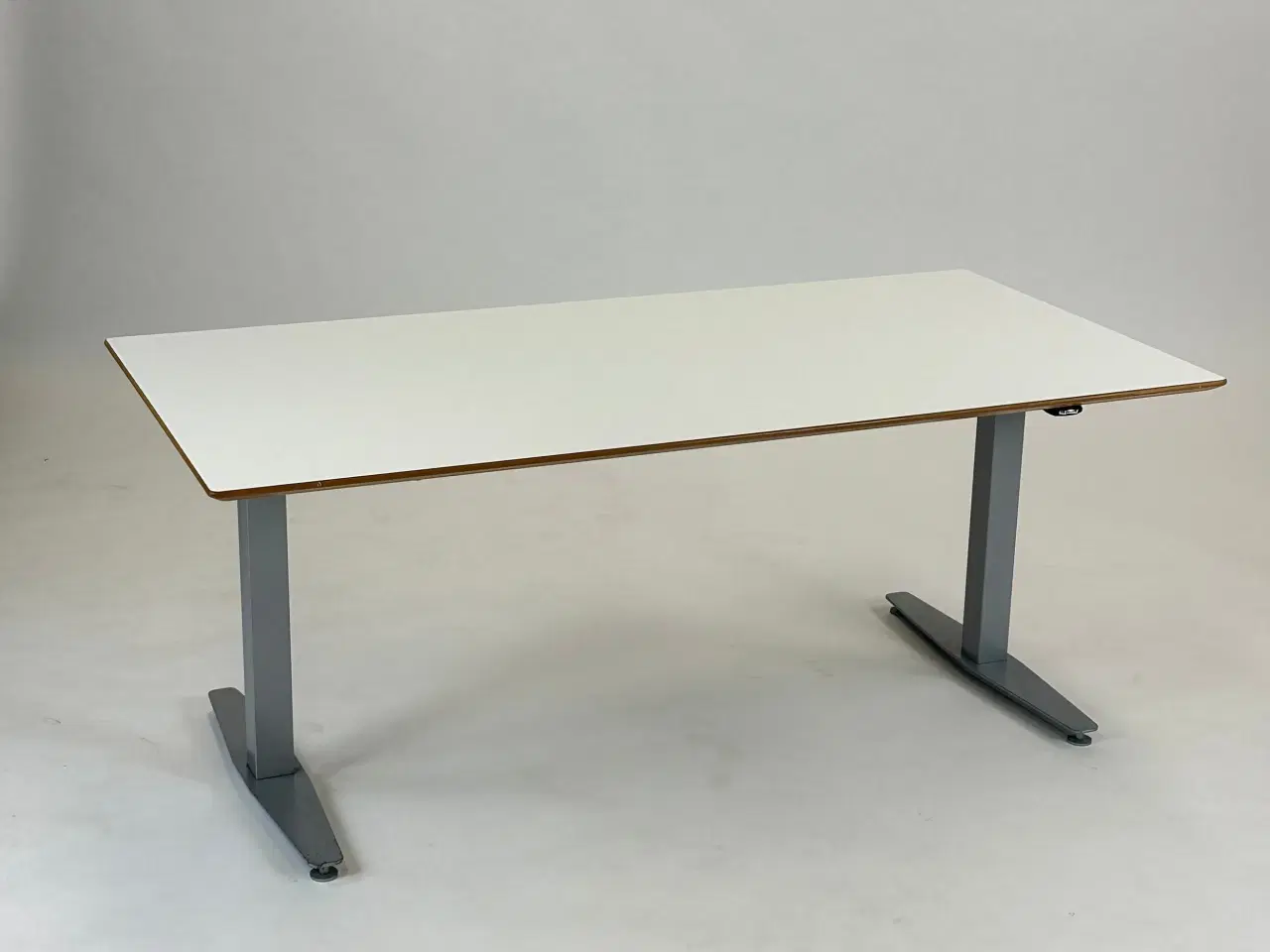 Billede 1 - Hæve-/sænkebord - DubaB8