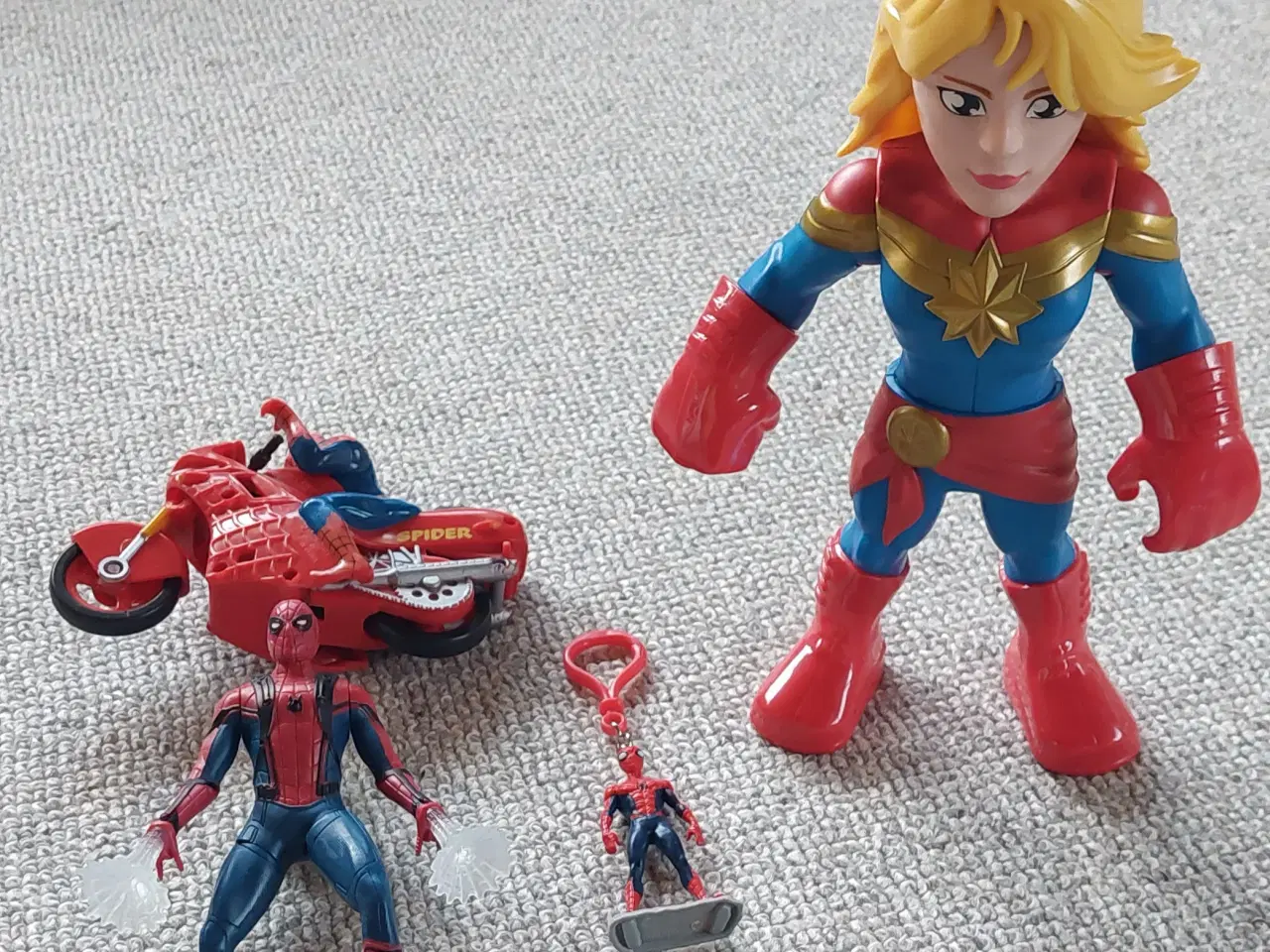 Billede 2 - Captain Marvel og spider