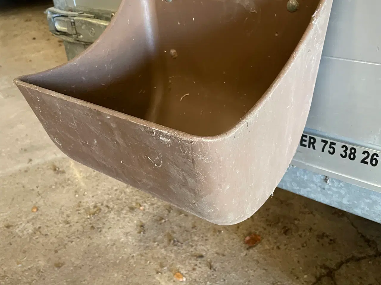 Billede 2 - 14 stk. Fodertrug