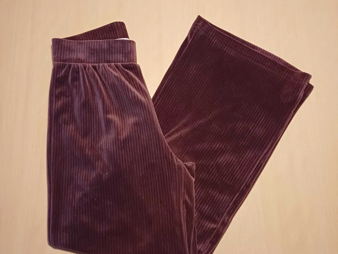 Billede 1 - VRS bukser str.146