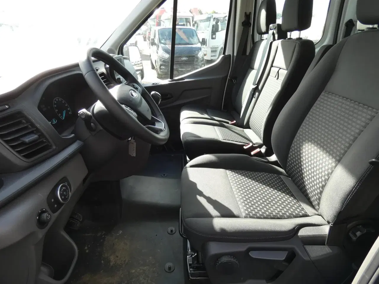 Billede 9 - Ford Transit 350 L3H1 2,0 TDCi Trend 130HK DobKab 6g
