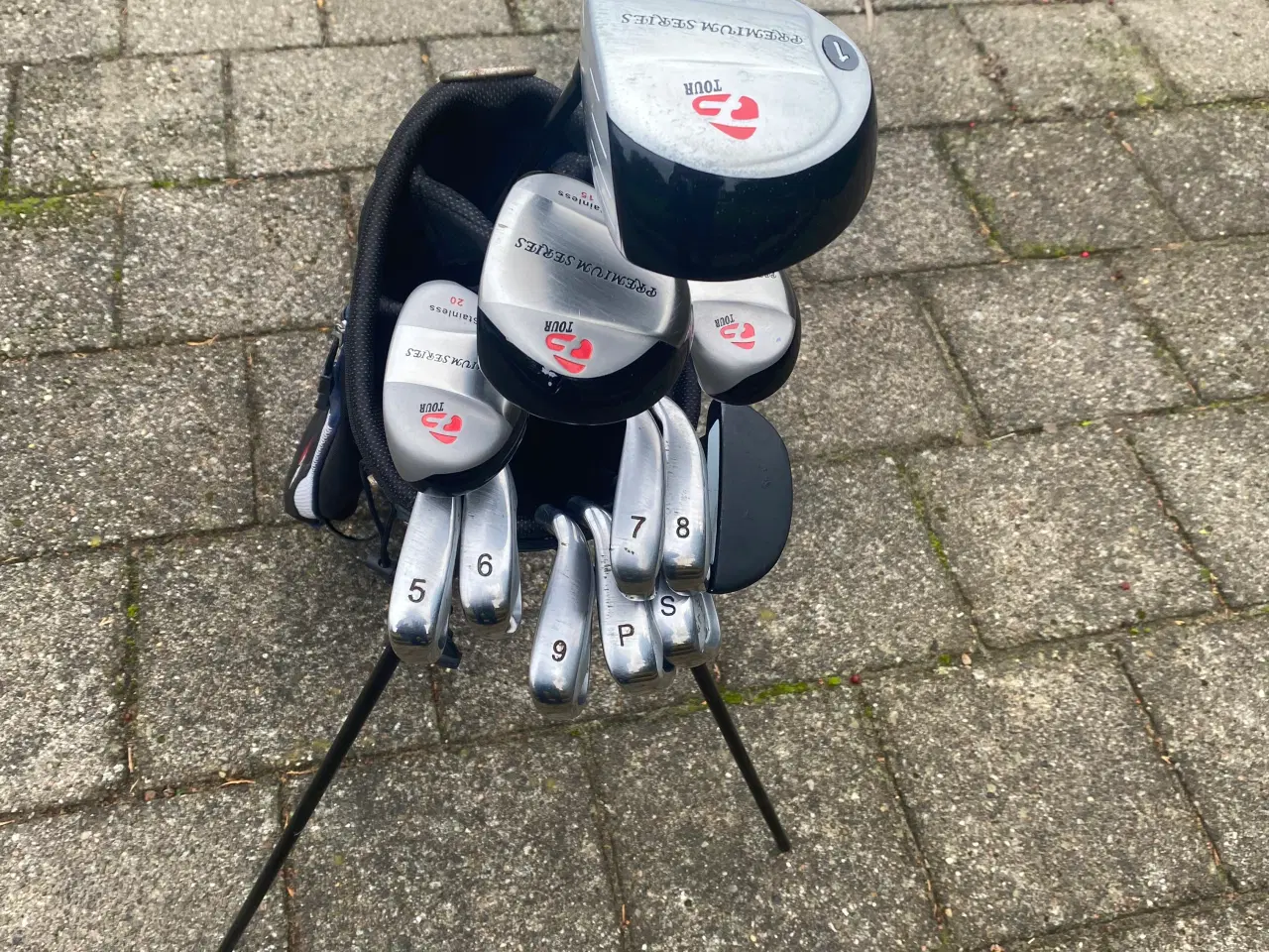 Billede 2 - Fuldt golfsæt m/bærebag