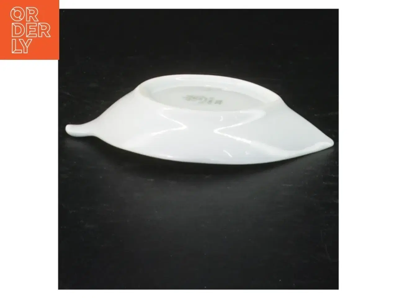 Billede 3 - Porcelænsskåle med blomstermotiv (str. 10 x 7,5 cm)