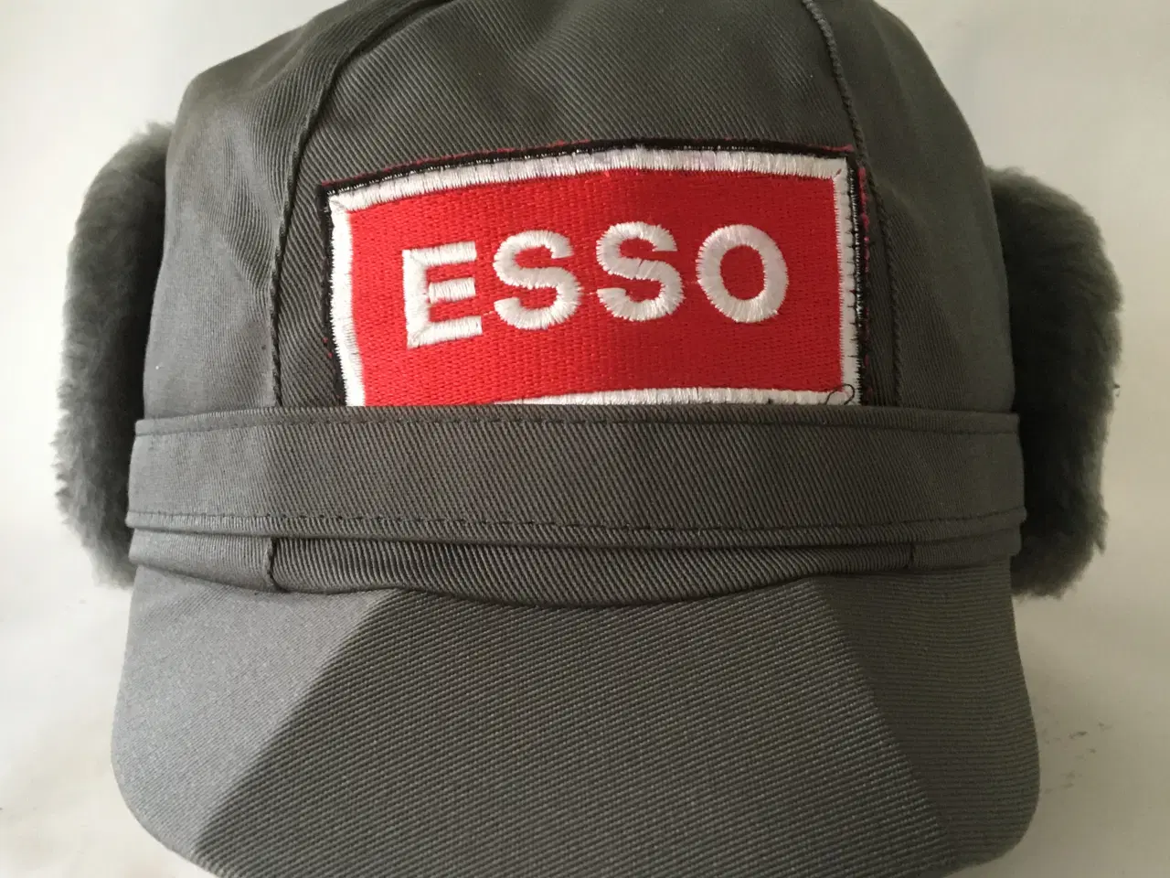 Billede 3 - Uniform / Kasket mærker 4 stk. fra ESSO.