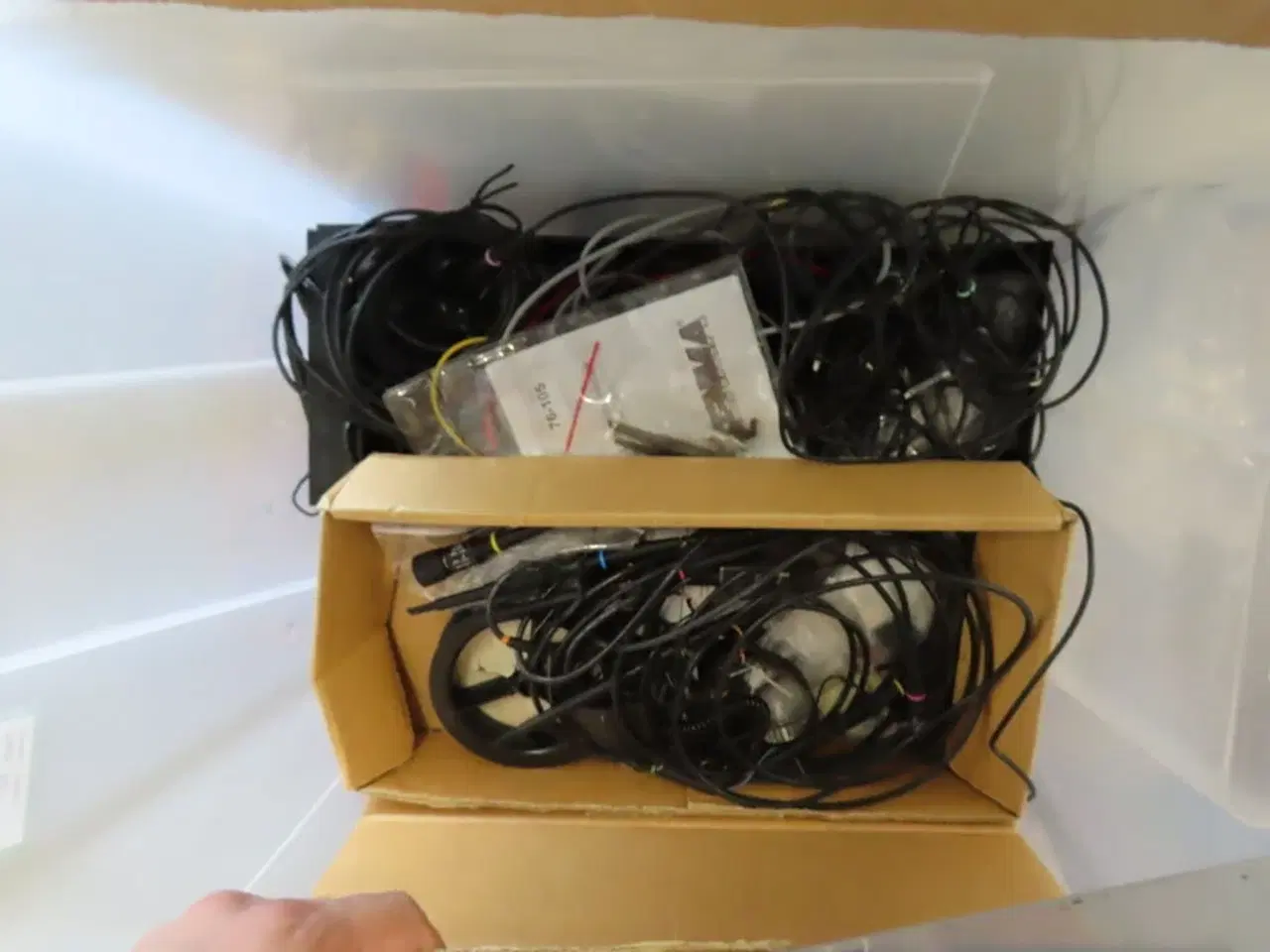 Billede 15 - Palle med rester fra TC ELECTRONIC