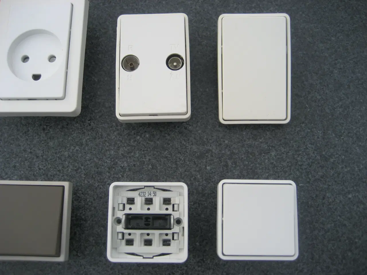 Billede 3 - Div. brugte stikkontakter og afbrydere