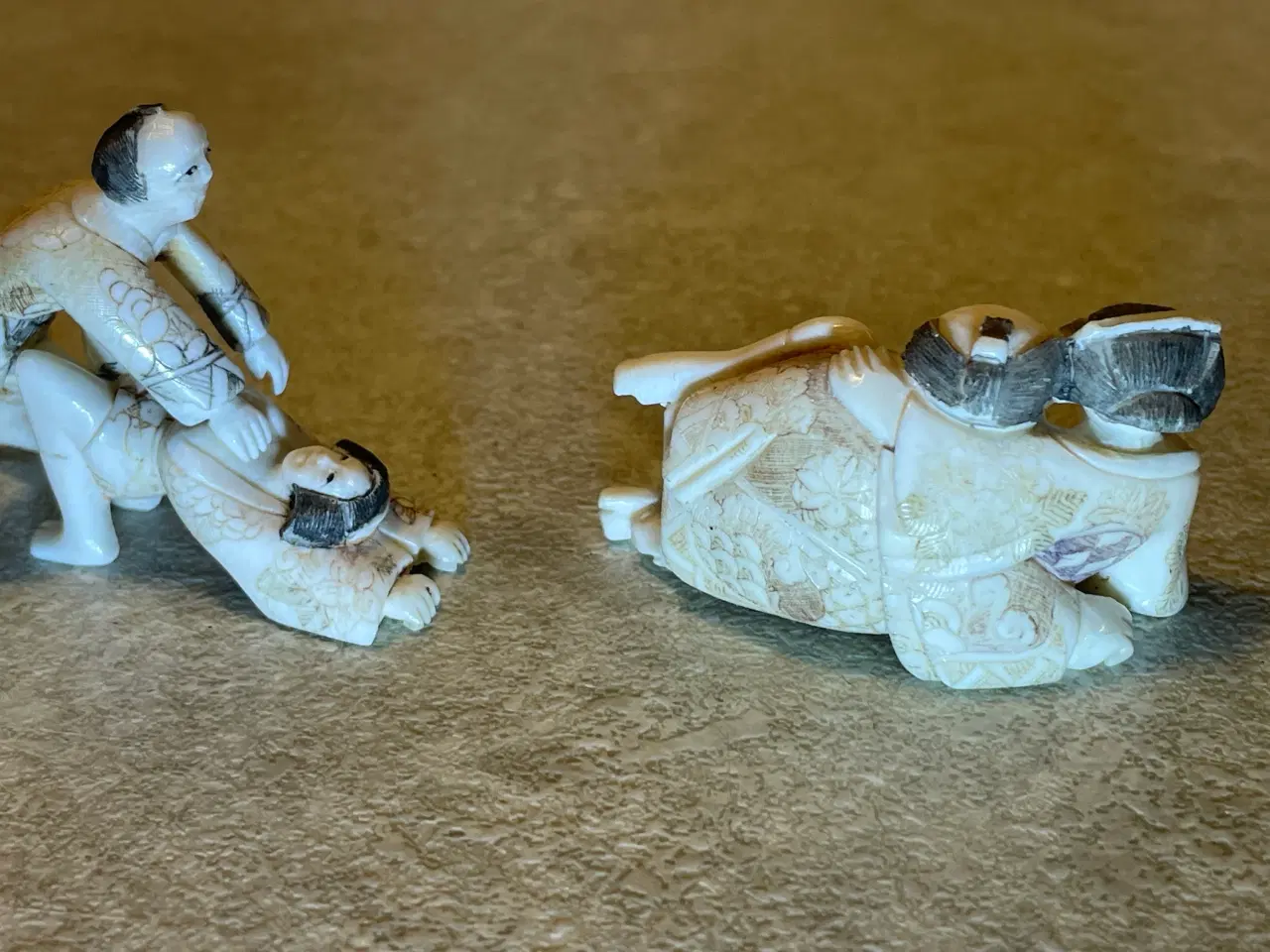 Billede 4 - Japanske elfenbensfigurer, signeret Masayuki (Meij