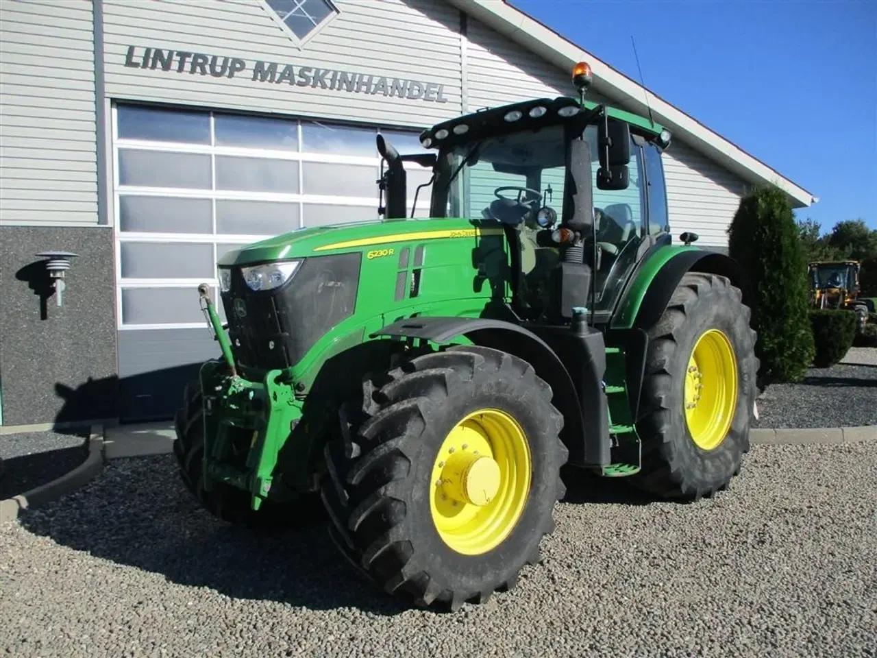 Billede 7 - John Deere 6230R med Command pro kørehåndtag.