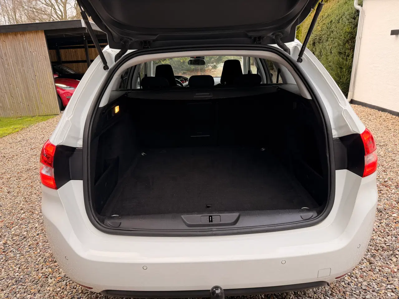 Billede 4 - Peugeot 308 1,6 BlueHDi 120 Style SW, Nysynet