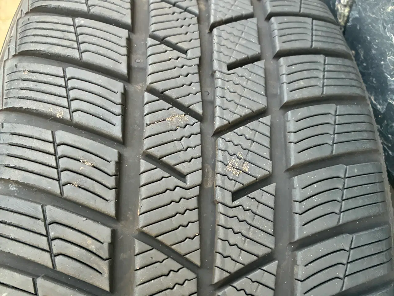 Billede 4 - 235/50-19 v. xl 103