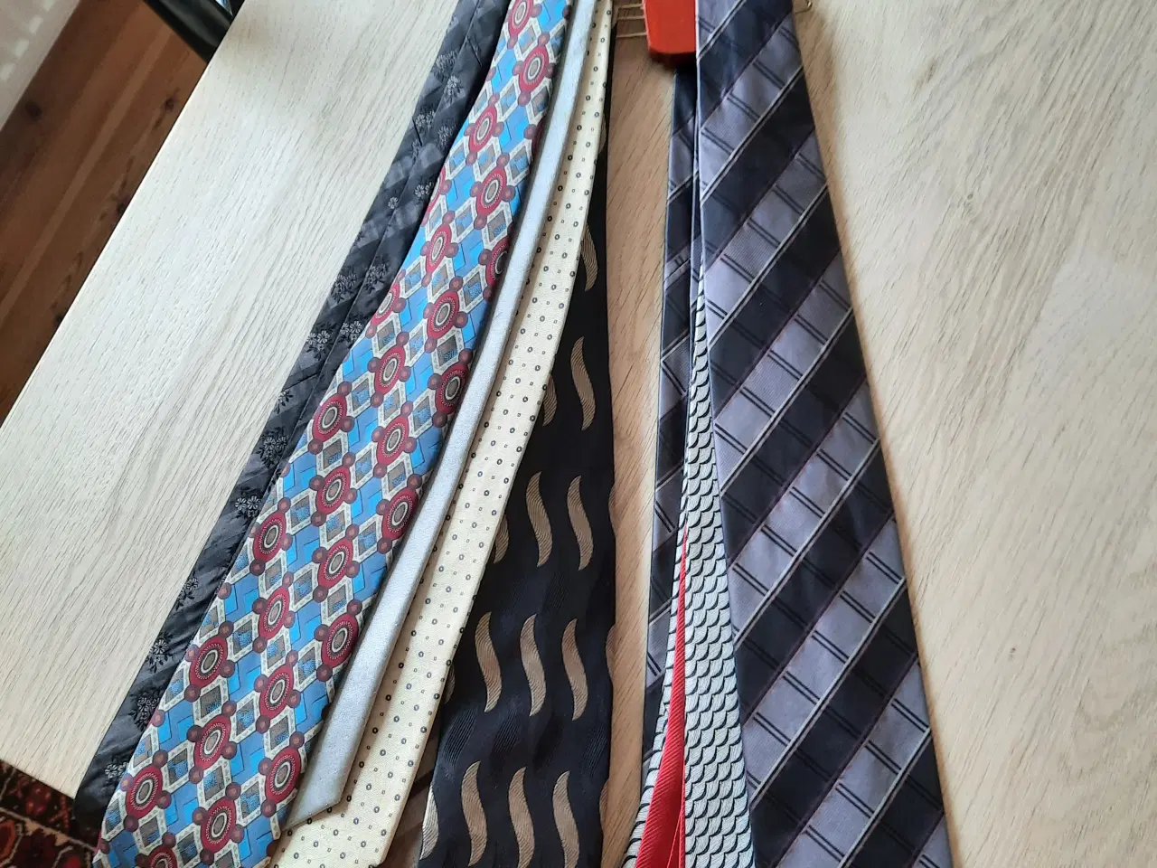 Billede 1 - Udsøgte silkeslips