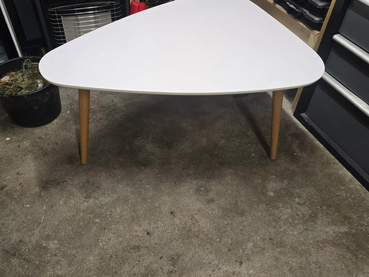 Billede 4 - hvid melamin sofabord