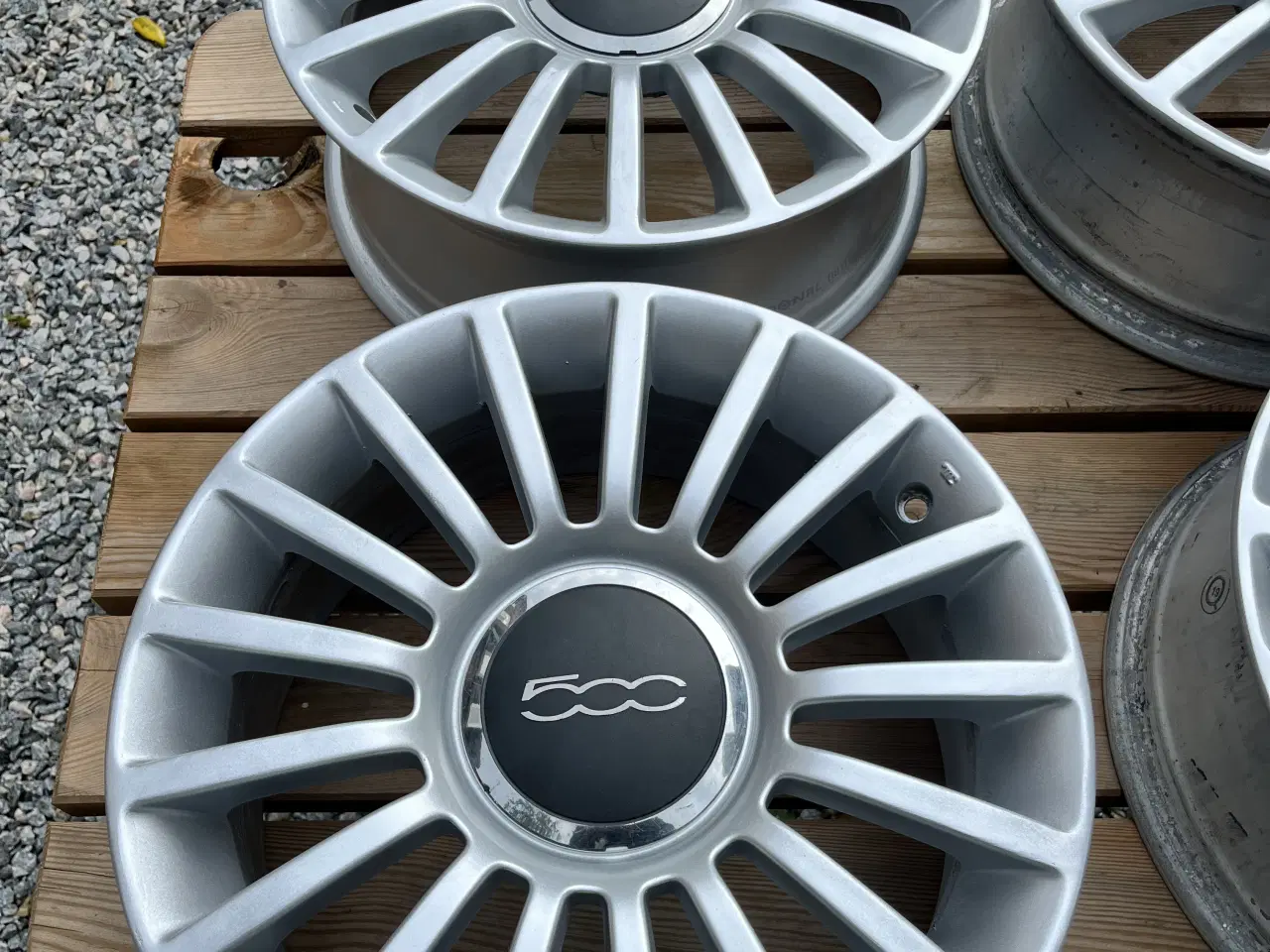 Billede 3 - Fiat 500 Lounge fælge