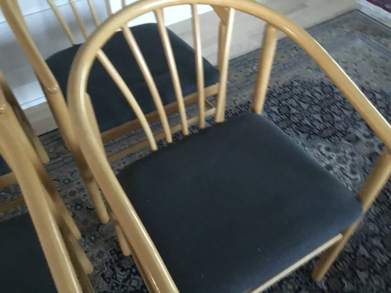 Billede 3 - Spisebordstole af lakeret bøg